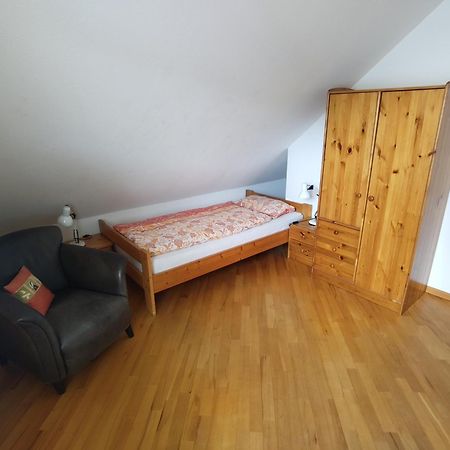 Moebliertes Zimmer, Pluederhausen Pluderhausen Luaran gambar