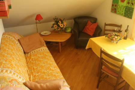 Moebliertes Zimmer, Pluederhausen Pluderhausen Luaran gambar